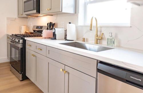 Mid City Apartment | Unique 4-bedroom Apartment