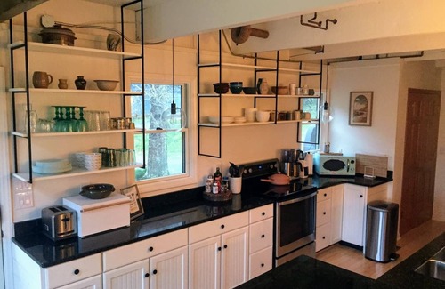 Vilas House | Unique A-Frame Cabin near Boone! Sleeps 6, Hot Tub, large deck