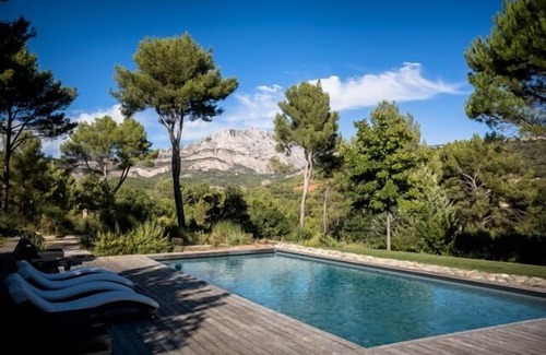 Beaurecueil Villa | Unique and modern villa with breathtaking view on Ste Victoire