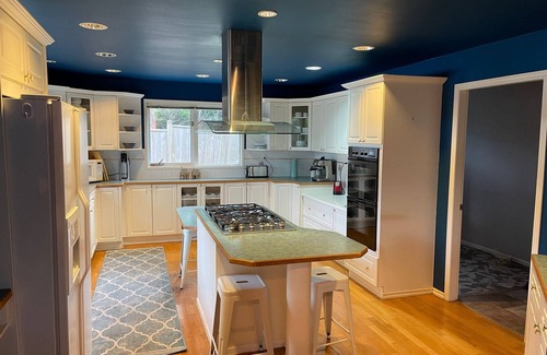 Selma Park House | Unique and Stunning 3 Bedroom Home with Ocean View
