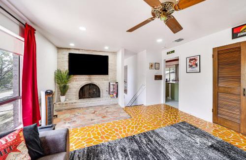 North San Antonio - SAT House | Unique and Stylish San Antonio Home with Deck!