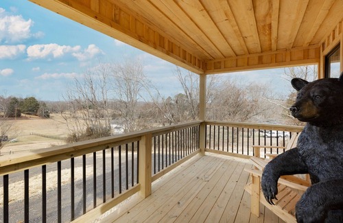 Bluff City Cabin | ⚡️Unique Cabin Studio, in ❤️ of Tri Cities