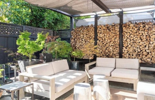 St. Mary's Apartment | Unique & Chic Apartment with Spectacular Outside Living Room