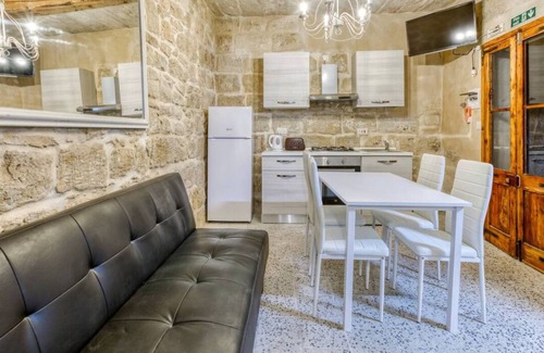 Ħal Bisbut Apartment | Unique & Cosy 1BR Maisonette in Zejtun w/WIFI & AC