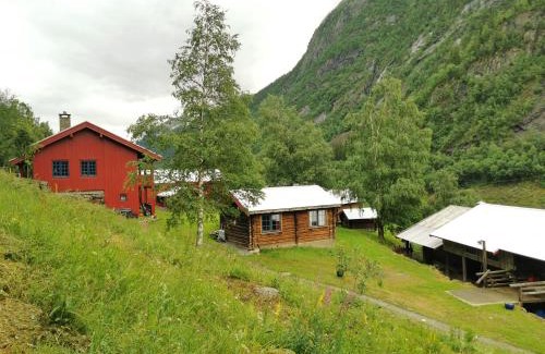 Tinn Ski Chalet | Unique farm stay in the steep mountains of Rjukan