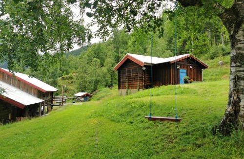 Tinn Ski Chalet | Unique farm stay in the steep mountains of Rjukan