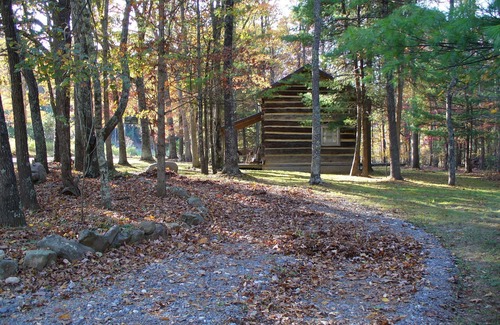 Lindside Cabin | Unique Four Seasons Retreat!
