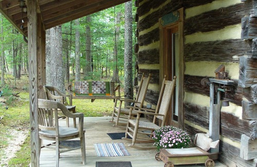 Lindside Cabin | Unique Four Seasons Retreat!
