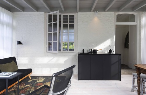 Loon op Zand House | Unique holiday home located in the castle garden of the White Castle estate