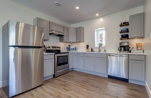 Bay View Apartment | Unique Lighthouse with amazing views of the Bay of Fundy- Hot Tub