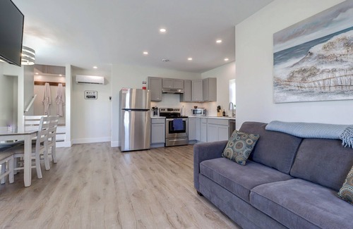 Bay View Apartment | Unique Lighthouse with amazing views of the Bay of Fundy- Hot Tub