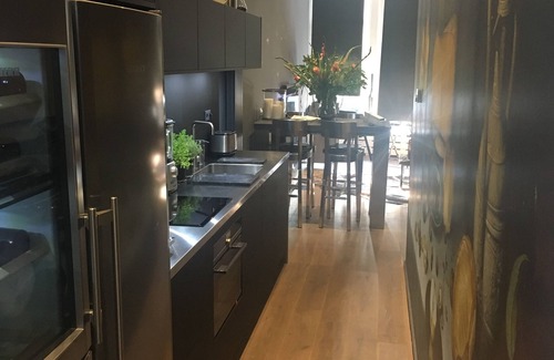 Red Light District Apartment | unique, luxery, canal view, central, quiet bedroom,lifetime experience,
