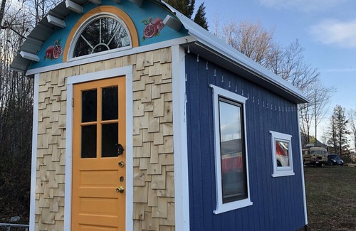 Chatham House | Unique Off-grid stay in the heart of the White Mountain National Forest