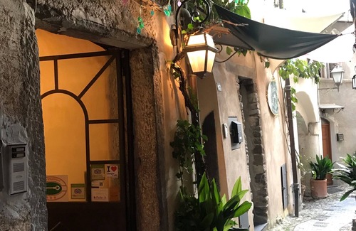 Pigna House | Unique old village house (8-12 persons) with 4 independent rooms
