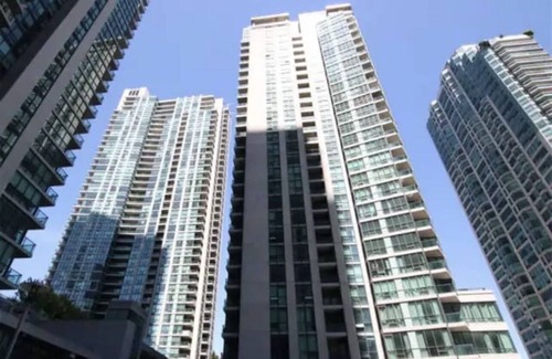 Cabbagetown South Condo | Unique, peaceful, perfect stay to experience city of Toronto and its quality.