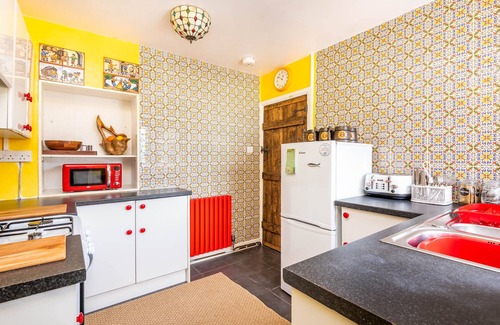 Mabe Cottage | Unique Pirate Cottage in Penryn, Falmouth with hot tub, sleeps max 8