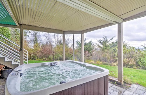 Port Ludlow House | Unique Port Ludlow Home with 3 Decks and Hot Tub!