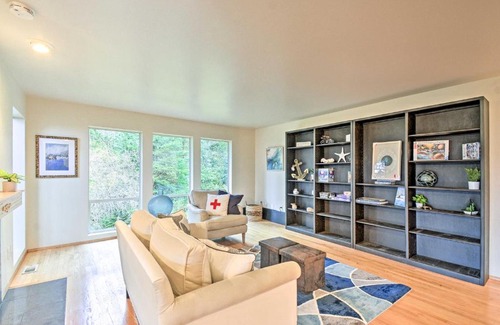 Port Ludlow House | Unique Port Ludlow Home with 3 Decks and Hot Tub!