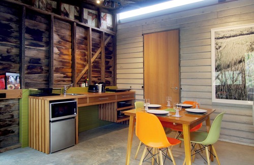 Invermay Apartment | Unique private accessible guestsuite architect designed urban cabin, Launceston.