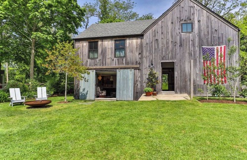 Sandwich House | Unique Sandwich Barn/House Compound - walk to beach and shops!