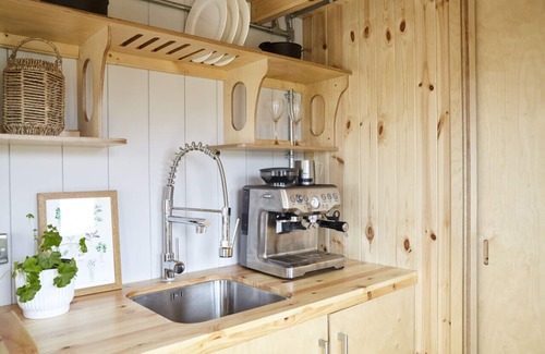 Ballater House | Unique tiny house with wood fired roll top bath in heart of the Cairngorms