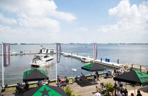 Offingawier Boat Rental | Unique vacation home