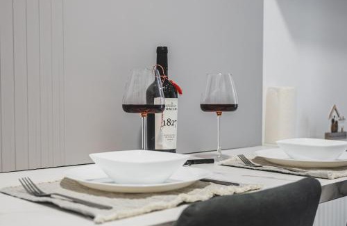 Iasi Apartment | Unirea Towers Deluxe Apartment Modern & Chic
