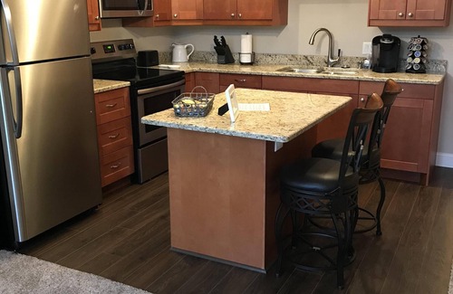 Iola Apartment | Unit 1 Henderson suite