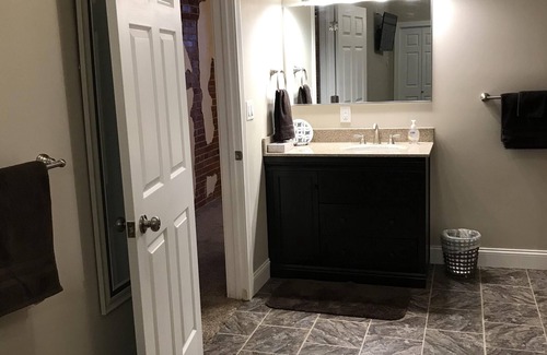 Iola Apartment | Unit 1 Henderson suite