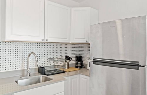 Park View Condo | Unit #2 Close to Howard University