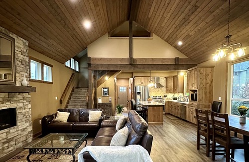 Kent Ski Chalet | Unit #3 | Peaceful & Romantic Harrison Chalet Suites