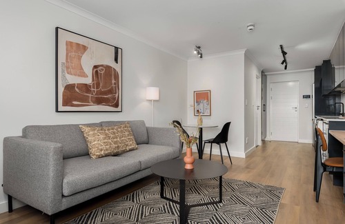 Claremont Apartment | Unit 630 Newlands Peak Studio Apartment