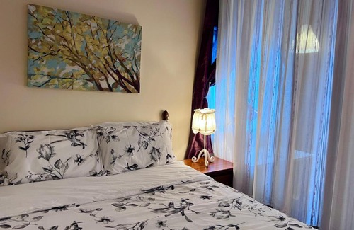 Saanich East House | University Cabana Inn