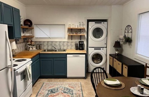 Henderson House | University Cottage