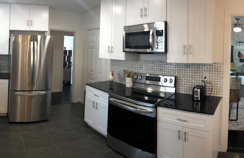 Park Cities Apartment | University Park Charmer