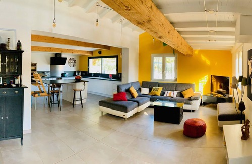 Caremeau House | Unoverlooked villa swimming pool summer kitchen gym