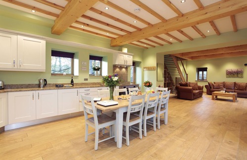 Hoylandswaine Cottage | Unsliven Bridge Barn - sleeps 7 guests in 3 bedrooms