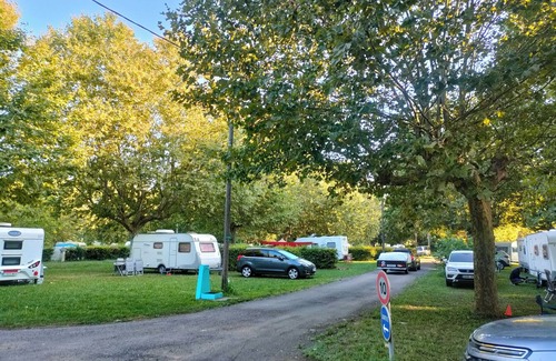 Creches-sur-Saone House | Unusual cabin for adventurers, breakfast and lake view!