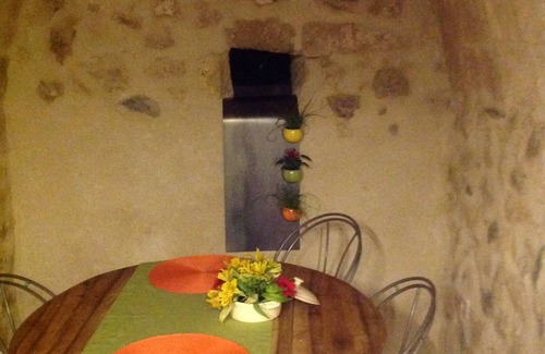 Soyons Apartment | Unusual troglodytede charm