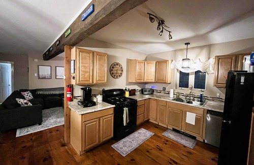 Wardsboro Cabin | Unwind at Our Cozy Lodge on the Wardsboro Brook - Ski, Hike, Forage, Relax