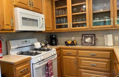 Arkadelphia Cabin | Unwind at this peaceful oasis on the Ouachita River in Caddo Valley.