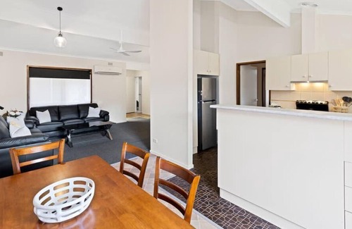 Mildura House | Unwind in Mildura's 3BR Hidden Gem
