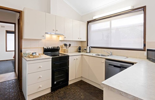 Mildura House | Unwind in Mildura's 3BR Hidden Gem