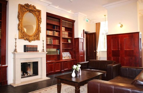 Sluis Hotel | Unwind in Room Near Scenic Het Zwin for Adventure Lovers - 4 Units