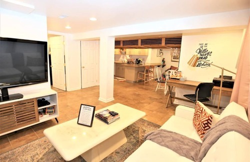 Silver Spring House | ★Unwind in style at modern inviting basement apartment DOWNTOWN★
