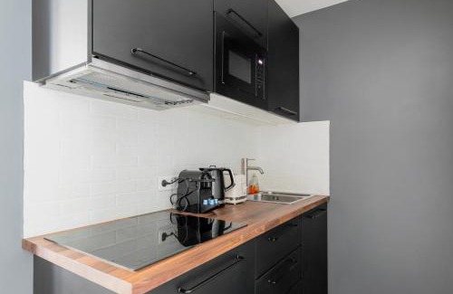 Parc-de-Montsouris Apartment | unwind in timeless comfort