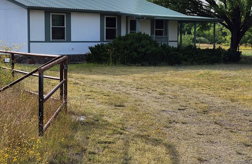 Mule Creek House | Up Country Ranch House down a quiet lane