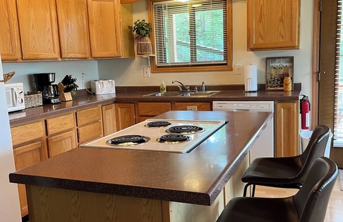 Stambaugh House | Up North getaway with Hot tub!