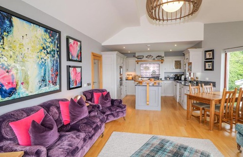 Downings House | Up The Hill
