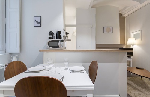 Old Lyon Apartment | Up to 6 people in the heart of Old Lyon